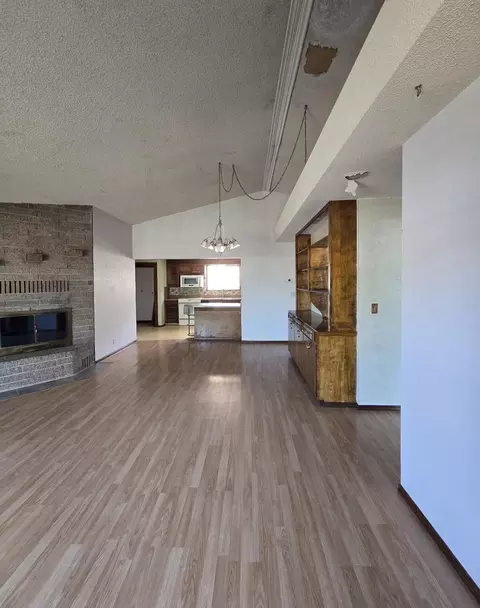 Living - 846 Ridge Rd, Redding, CA 96003 photo 1 of 5