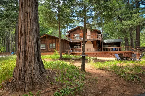 29230 Fenders Ferry Rd, Round Mountain, CA 96084