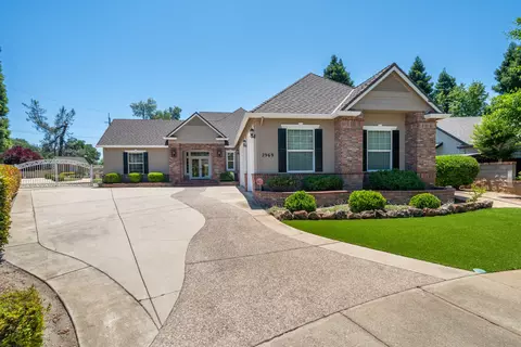 2969 Smith River Dr, Redding, CA 96002