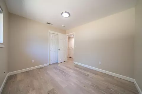 Bedroom - 5867 Bell Rd, Redding, CA 96001 photo 2 of 6