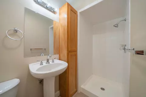 Bath - 5867 Bell Rd, Redding, CA 96001 photo 2 of 2