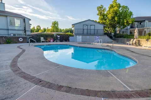 Exterior - 410 Ridgecrest Trl #226, Redding, CA 96003 photo 7 of 8