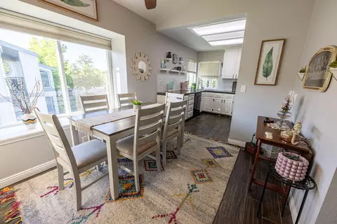 Dining - 410 Ridgecrest Trl #226, Redding, CA 96003 photo 4 of 5