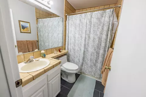 Bath - 410 Ridgecrest Trl #226, Redding, CA 96003 photo 2 of 3
