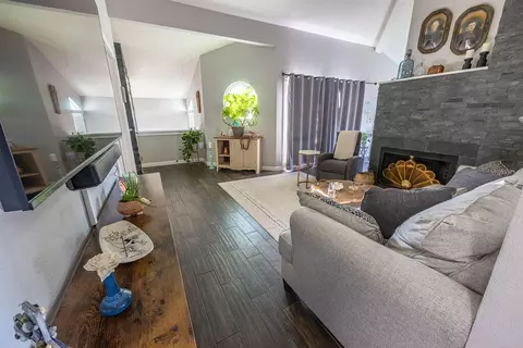 Living - 410 Ridgecrest Trl #226, Redding, CA 96003 photo 2 of 3