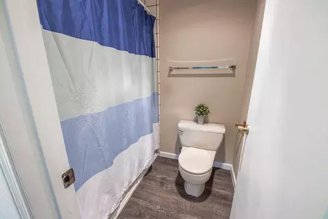Bath - 410 Ridgecrest Trl #226, Redding, CA 96003 photo 3 of 3