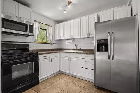 20650 Matamoros St, Redding, CA 96002