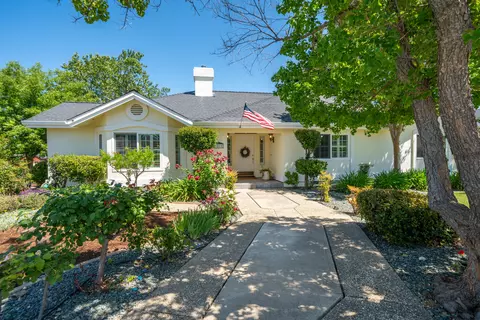 Exterior - 3811 Andes Dr, Redding, CA 96001 photo 3 of 22
