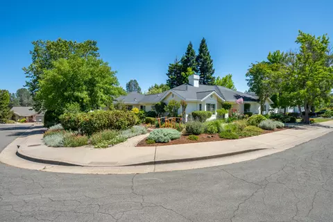 3811 Andes Dr, Redding, CA 96001