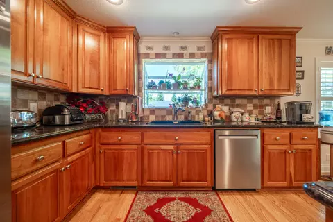 Kitchen - 3811 Andes Dr, Redding, CA 96001 photo 2 of 4