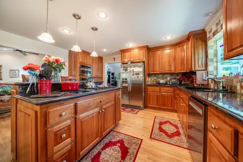 Kitchen - 3811 Andes Dr, Redding, CA 96001 photo 3 of 4
