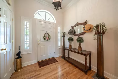 Entry Way - 3811 Andes Dr, Redding, CA 96001 photo 1 of 1