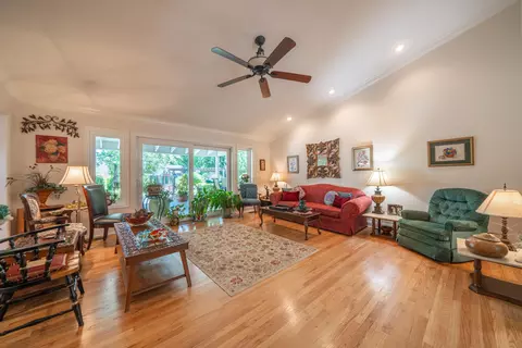 Living - 3811 Andes Dr, Redding, CA 96001 photo 1 of 2