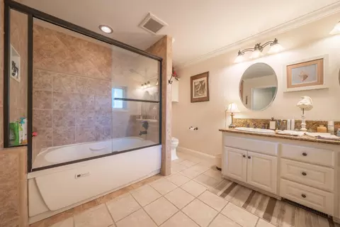 Bath - 3811 Andes Dr, Redding, CA 96001 photo 4 of 4
