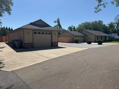 Exterior - 1407 Fayette Ln, Redding, CA 96003 photo 8 of 14
