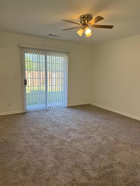 Bedroom - 1407 Fayette Ln, Redding, CA 96003 photo 4 of 4