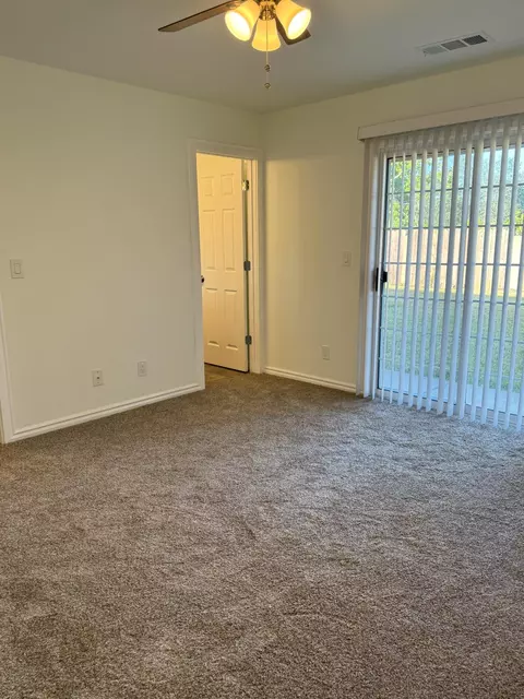 Bedroom - 1407 Fayette Ln, Redding, CA 96003 photo 3 of 4
