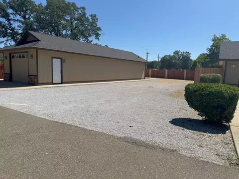 Exterior - 1407 Fayette Ln, Redding, CA 96003 photo 9 of 14
