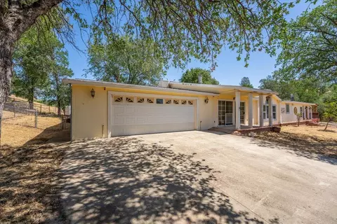 22400 Elk Trl, Redding, CA 96003
