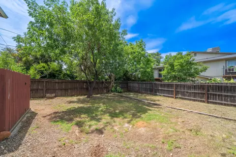 Exterior - 628 Hartnell Ave, Redding, CA 96002 photo 5 of 5