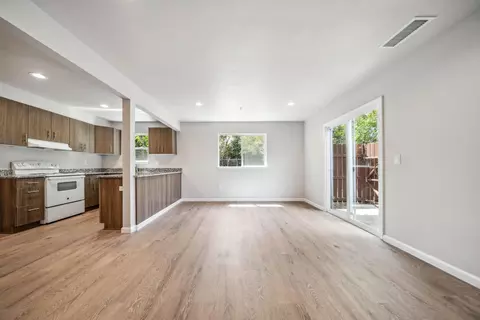Living - 628 Hartnell Ave, Redding, CA 96002 photo 3 of 6