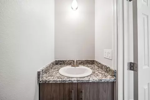 Bath - 628 Hartnell Ave, Redding, CA 96002 photo 1 of 3