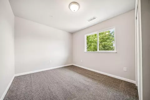 Bedroom - 628 Hartnell Ave, Redding, CA 96002 photo 3 of 3