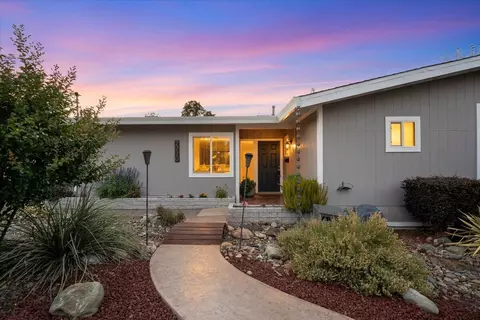 2220 Gold St, Redding, CA 96001