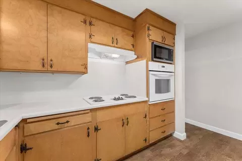 Kitchen - 4200 Travona St, Redding, CA 96001 photo 2 of 3