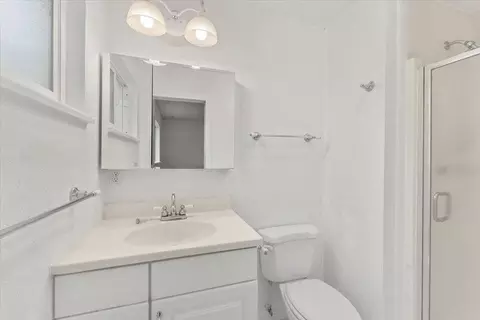 Bath - 4200 Travona St, Redding, CA 96001 photo 3 of 3