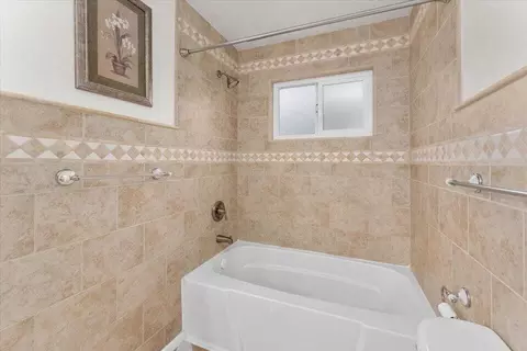 Bath - 4200 Travona St, Redding, CA 96001 photo 2 of 3