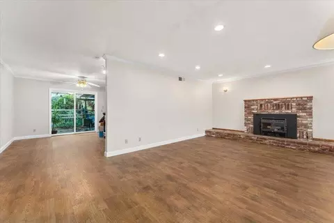 Living - 4200 Travona St, Redding, CA 96001 photo 2 of 4