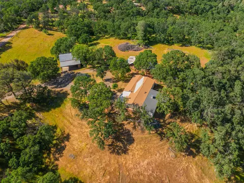 14610 Hanks Dr, Red Bluff, CA 96080 photo 4
