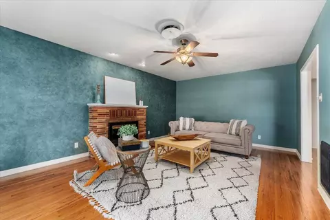 Living - 800 Gold St, Redding, CA 96001 photo 2 of 2