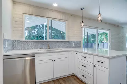 Kitchen - 3090 Inez St, Redding, CA 96002 photo 3 of 4