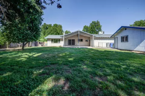 Exterior - 3090 Inez St, Redding, CA 96002 photo 9 of 15