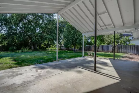 Exterior - 3090 Inez St, Redding, CA 96002 photo 6 of 15