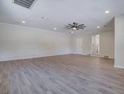 Living - 3090 Inez St, Redding, CA 96002 photo 8 of 8