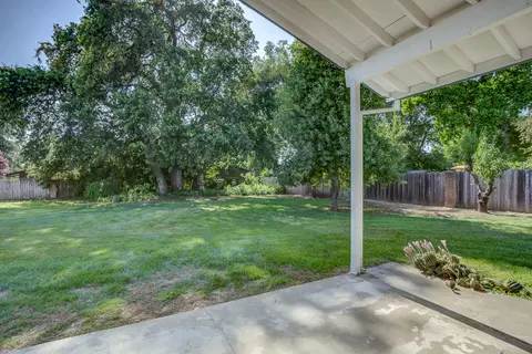 Exterior - 3090 Inez St, Redding, CA 96002 photo 13 of 15