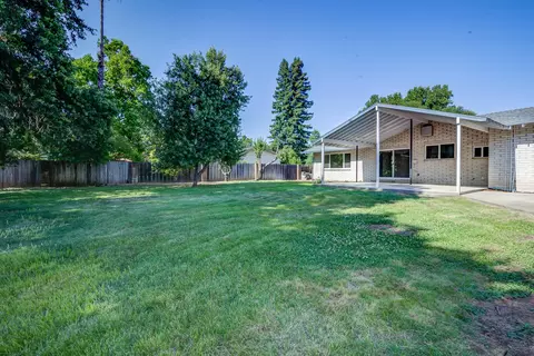 Exterior - 3090 Inez St, Redding, CA 96002 photo 8 of 15