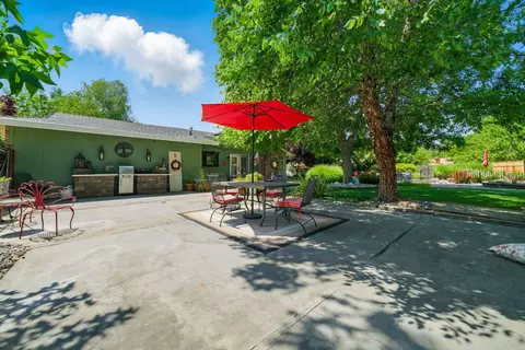 Exterior - 6966 Granada Dr, Redding, CA 96002 photo 27 of 35