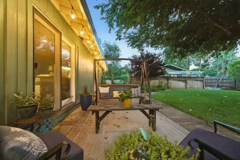Exterior - 6966 Granada Dr, Redding, CA 96002 photo 31 of 35