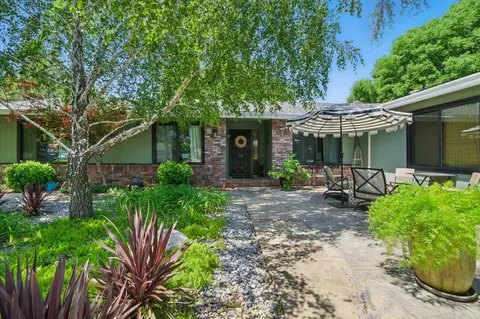 Exterior - 6966 Granada Dr, Redding, CA 96002 photo 3 of 35