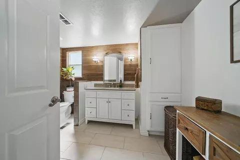 Bath - 6966 Granada Dr, Redding, CA 96002 photo 1 of 6