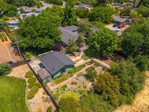 View/Area - 6966 Granada Dr, Redding, CA 96002 photo 3 of 8