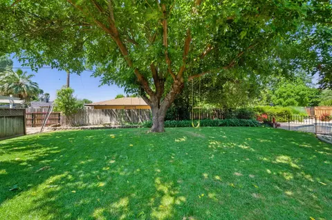 Exterior - 6966 Granada Dr, Redding, CA 96002 photo 21 of 35