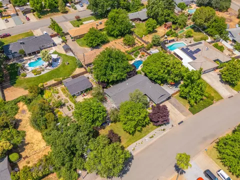 View/Area - 6966 Granada Dr, Redding, CA 96002 photo 6 of 8