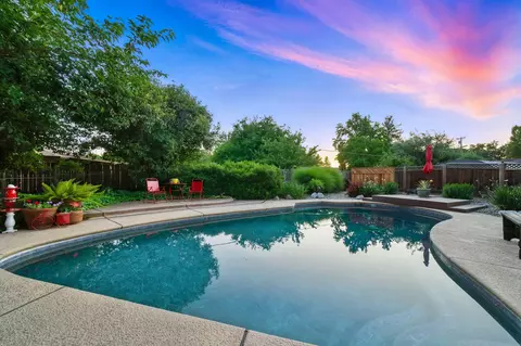 6966 Granada Dr, Redding, CA 96002