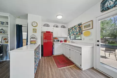 Kitchen - 6966 Granada Dr, Redding, CA 96002 photo 7 of 7