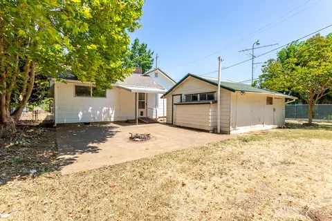 Exterior - 561 Hartnell Ave, Redding, CA 96002 photo 2 of 9
